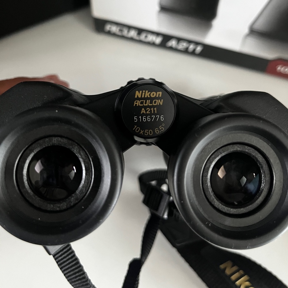 Nikon Aculon A211 10x50 Binoculars - Picture 5 of 7